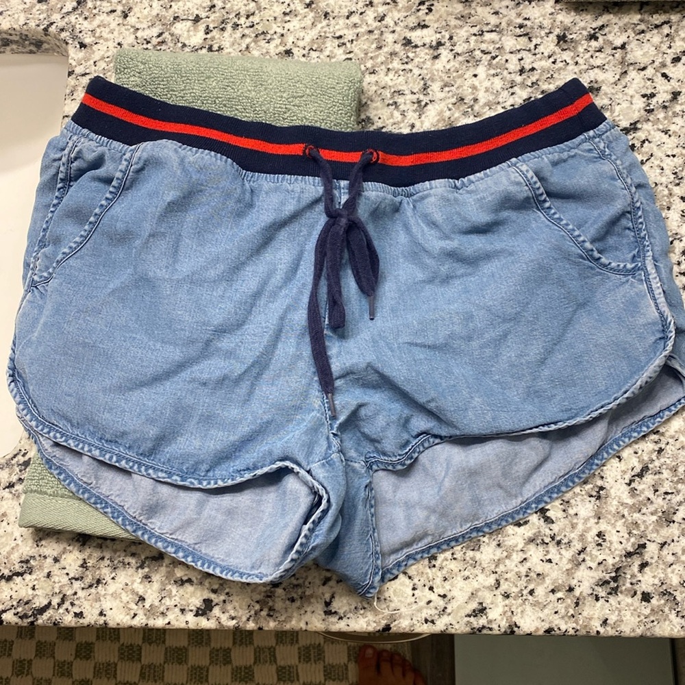 Medium American Eagle women's shorts